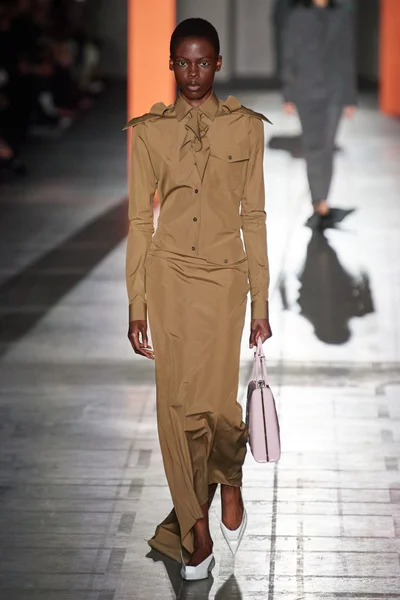 Look 9